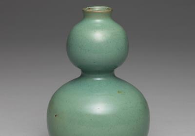 图片[2]-Gourd-shaped vase in green glaze, kilns of Southern China., Ming to Qing dynasty, 17th–18th century-China Archive